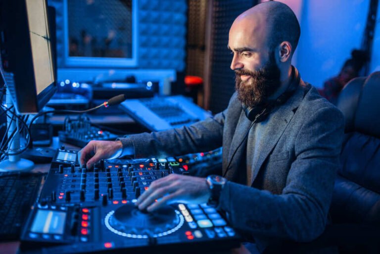 Mi house DJ